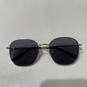 Quay sunglasses Jezabell round